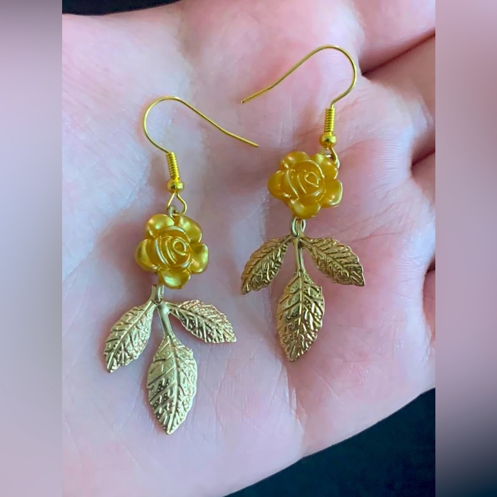 Gold Flower Dangle Earrings